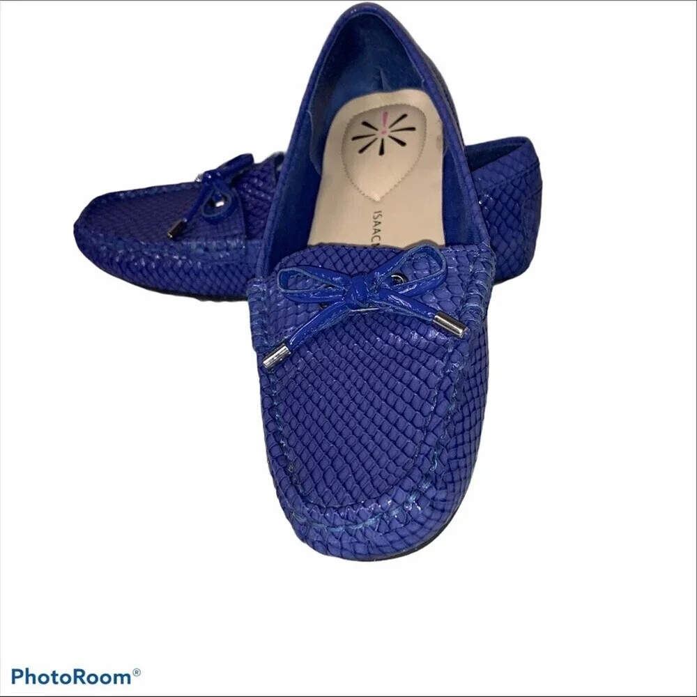 Isaac Mizrahi loafers  blue snake skin loafers/flats SZ 6 comfort slip on shoes